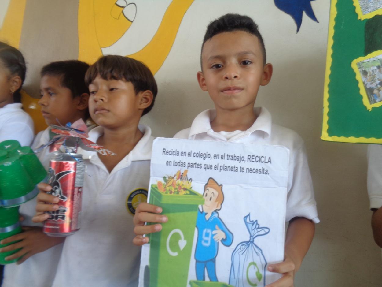 Umwelttag Recycling Honduras Schule