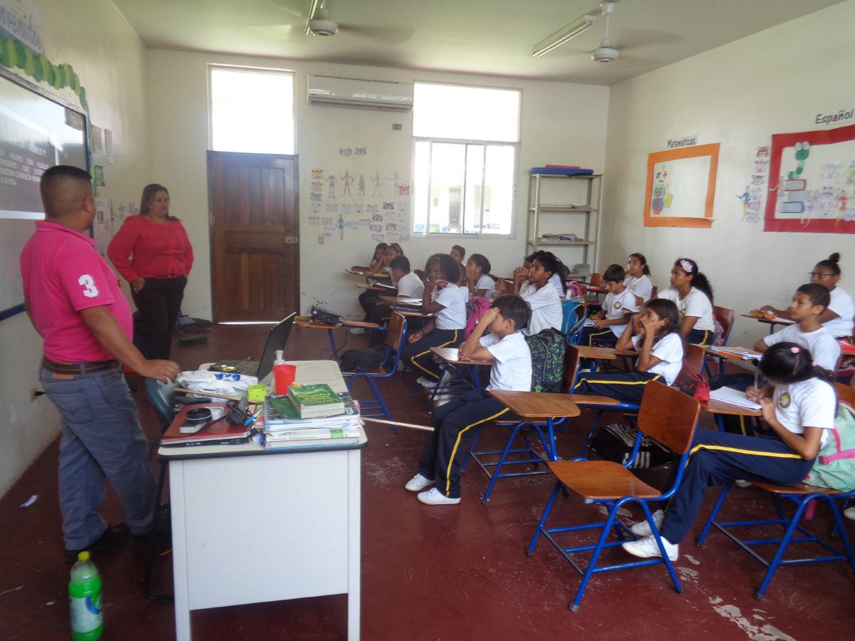 Werte vermitteln in der Child & Family Schule in Honduras
