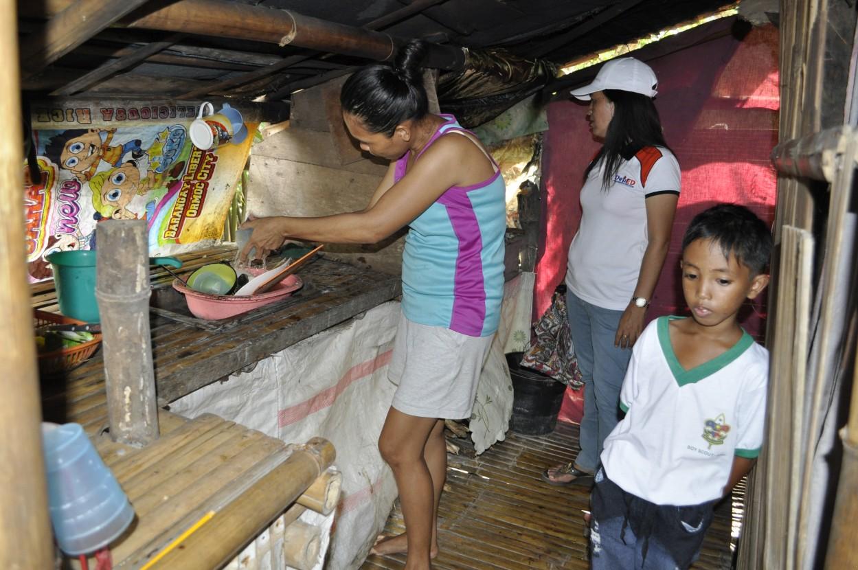 poor children Philippines