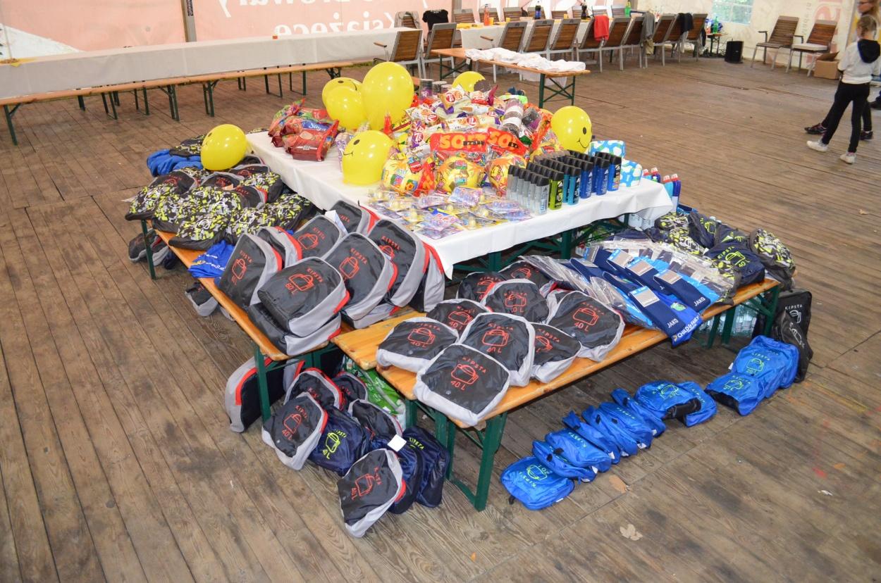 Gescehnke für bedürftige Kinder in Polen