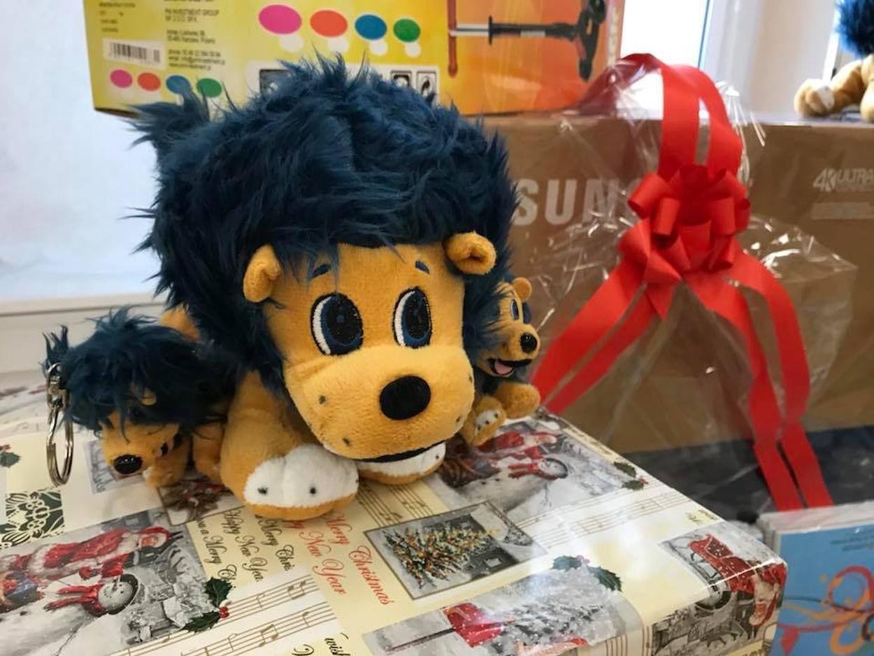 Geschenke für die Kinder in Polen durch die Child & Family Foundation
