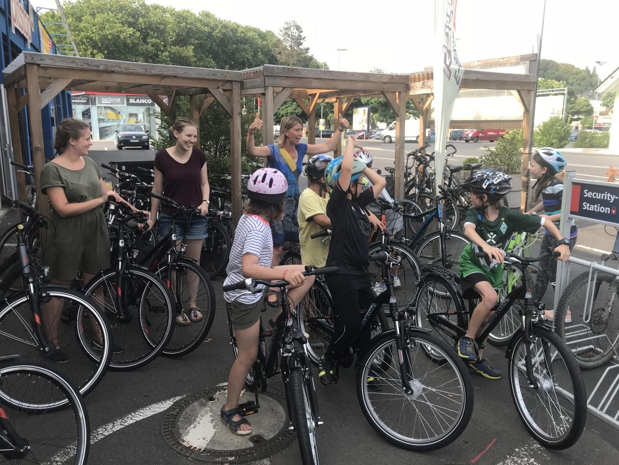 Fahrradübergabe Kinderheim Köln