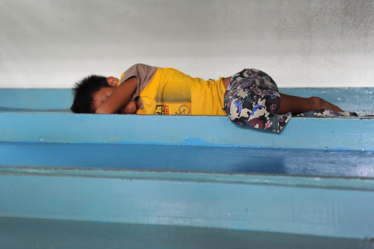 poor kid Philippines
