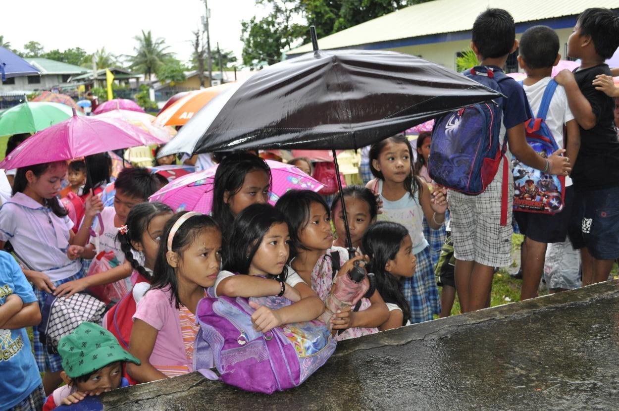 Kids in the rain 