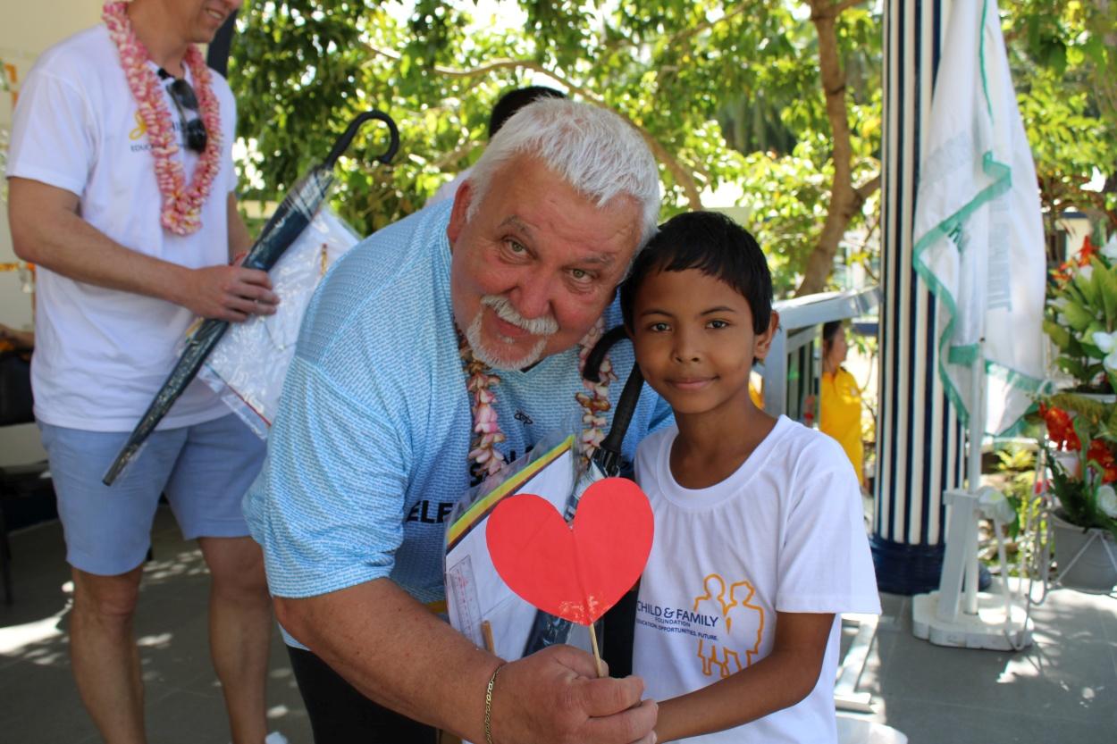 Child & Family Foundation and Antal Gergic bring presents to the kids on the Philippines