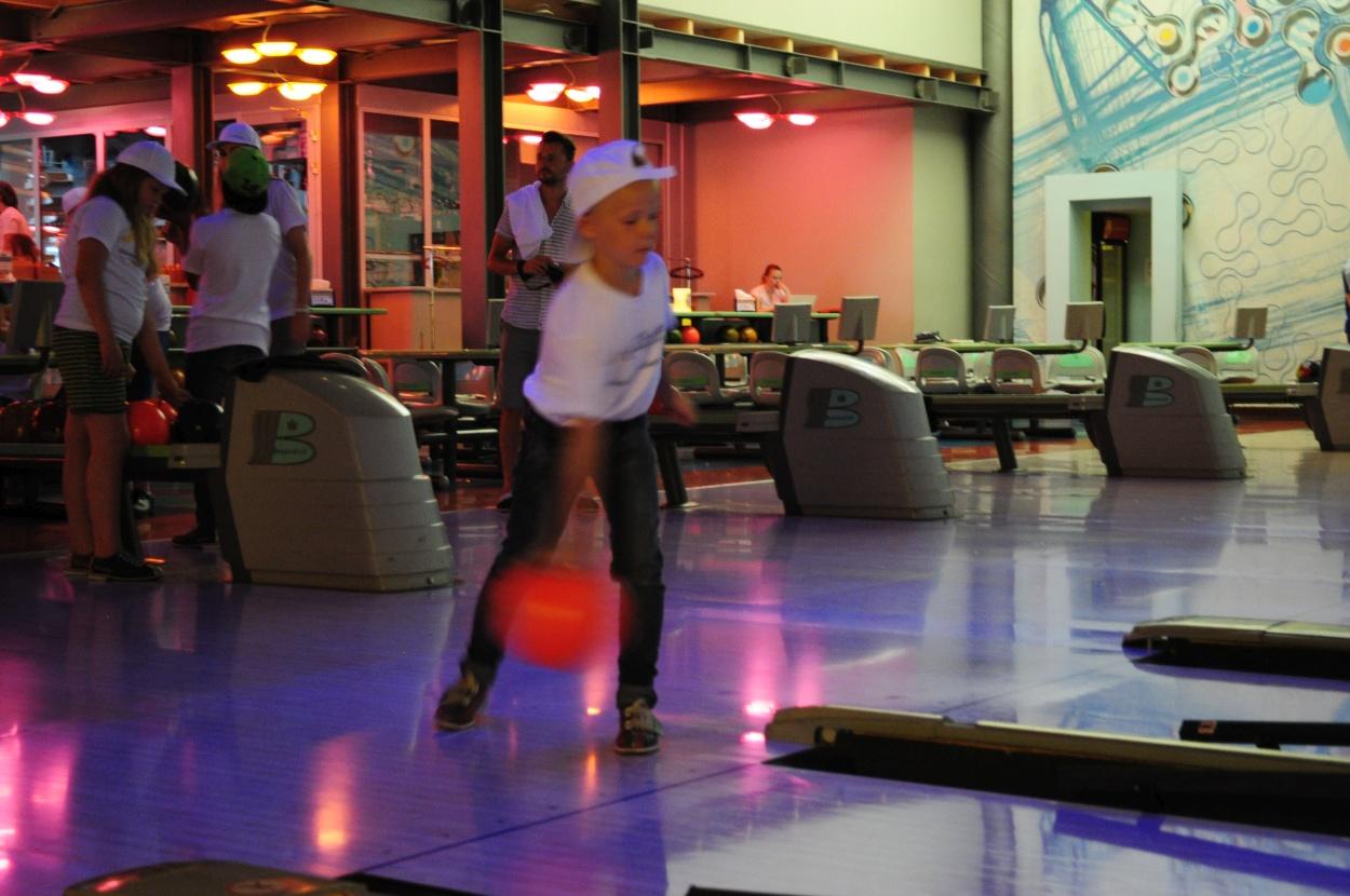 Bowling für benachteiligte Kinder 