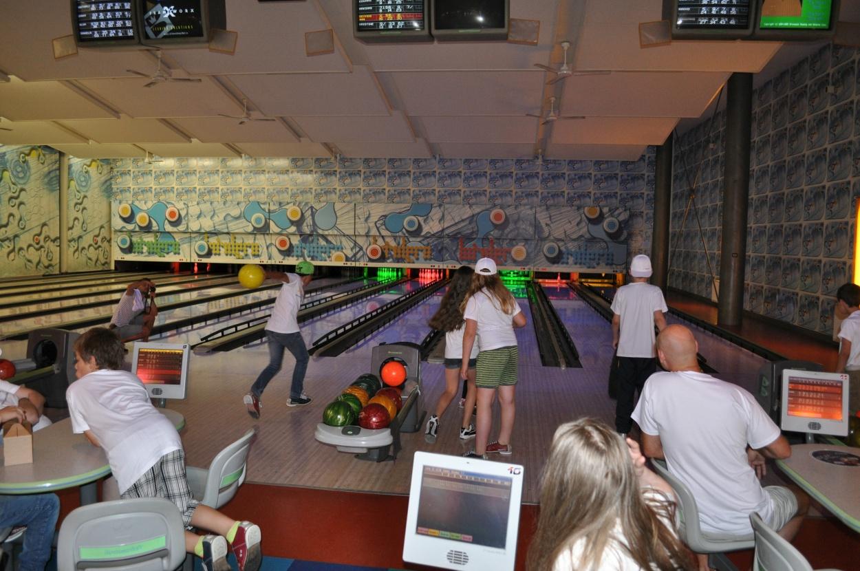 Bowling wird ermöglicht durch die Child & Family Foundation