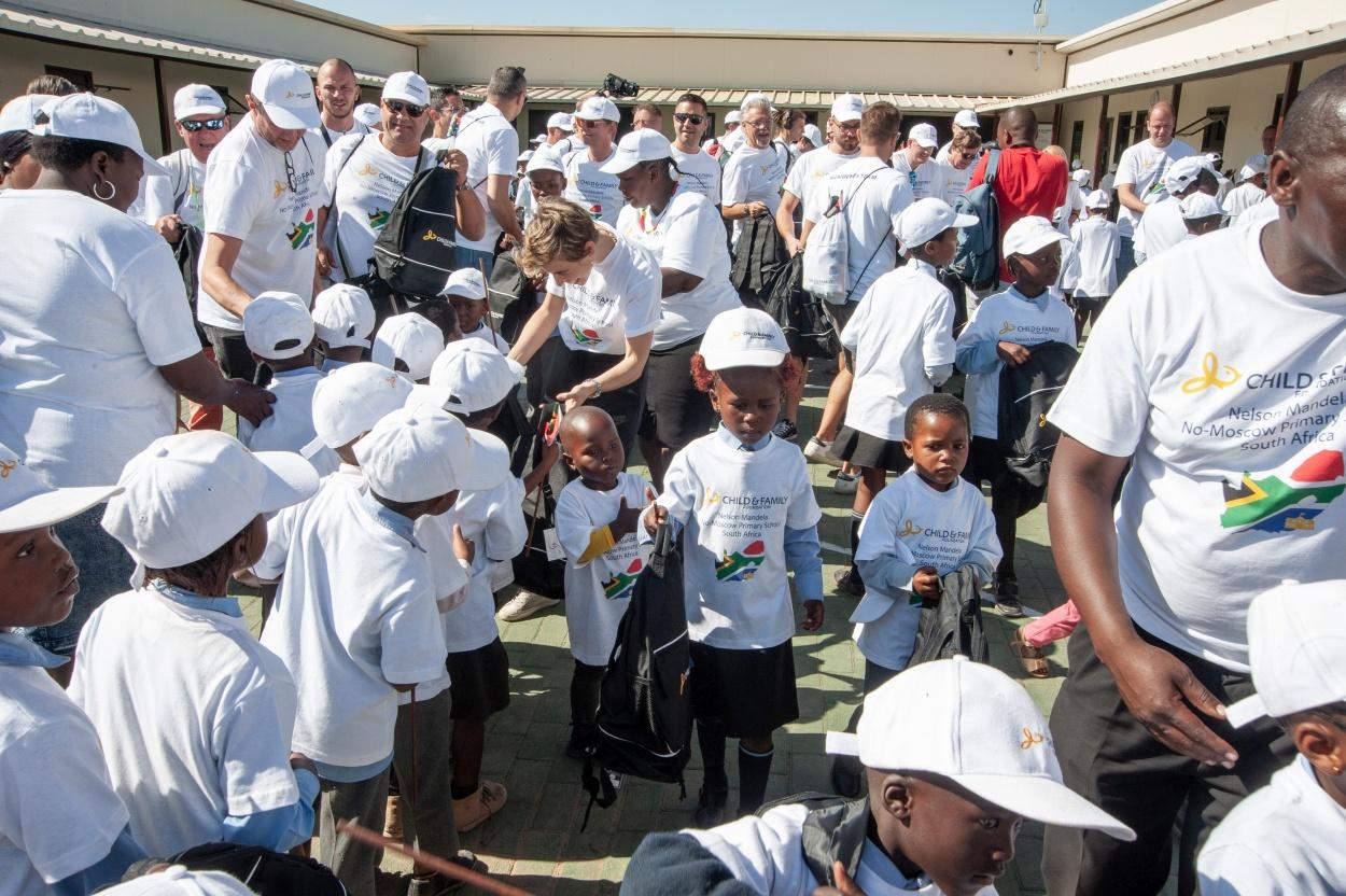 Presents for the pupils of the Nelson Mandela No-Moscow School