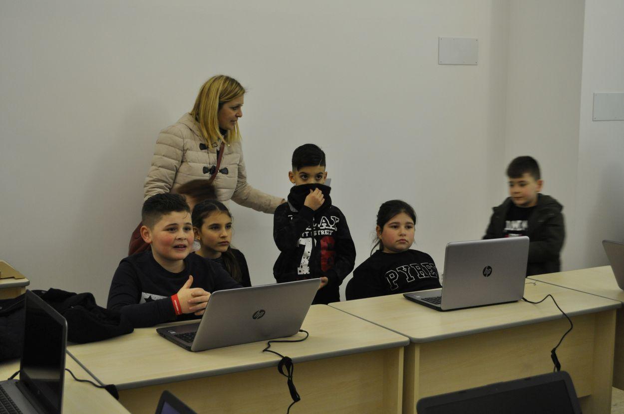 Italian children at an educational workshop