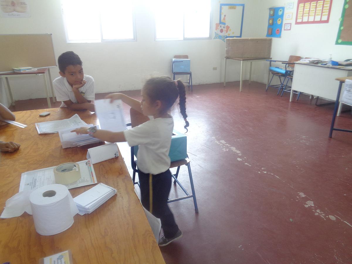 Election Day at the Escuela Lyoness