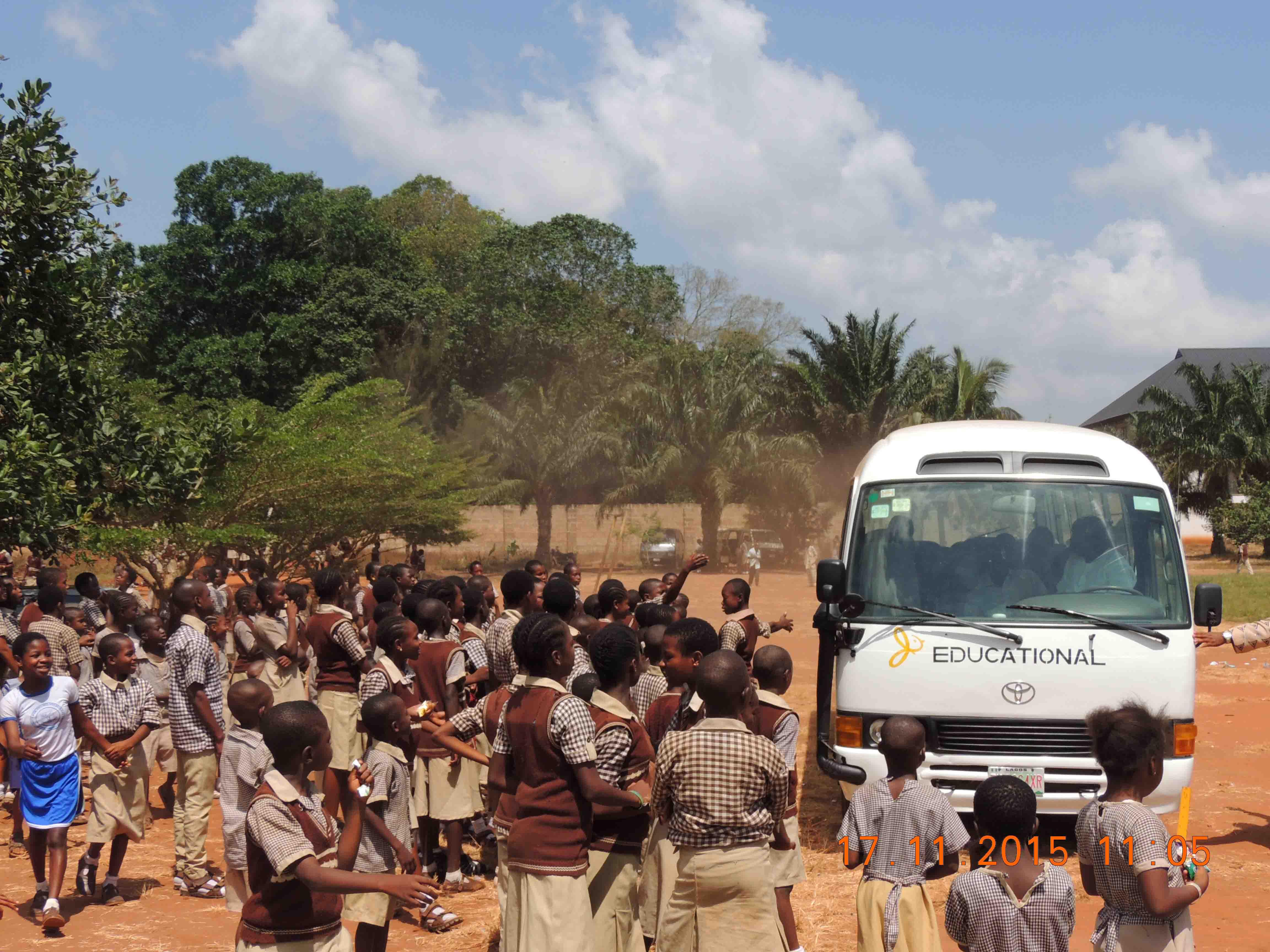 2 school buses for the Holy Trinity School in Nigeria - Child & Family Foundation 