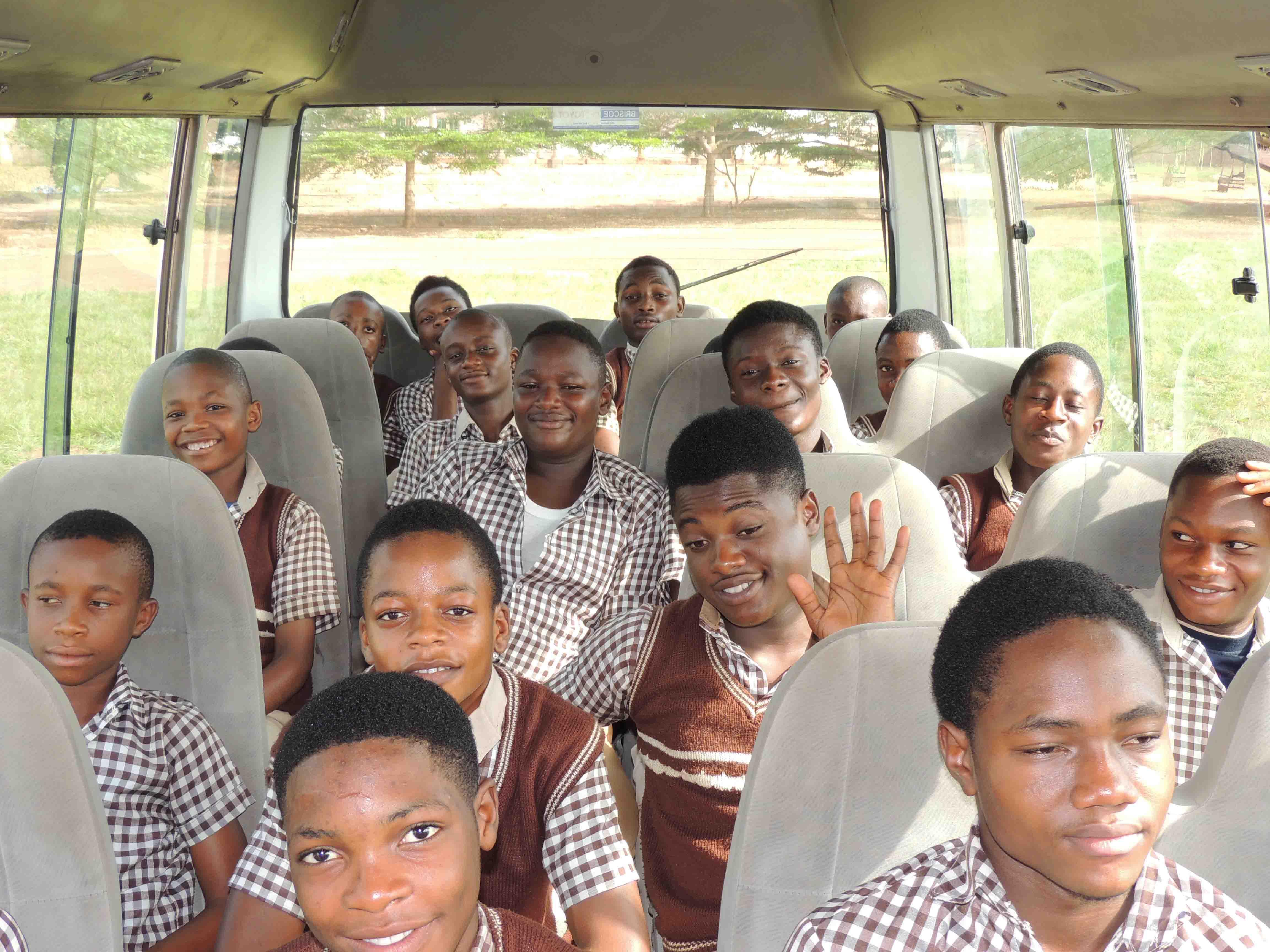 2 school buses for the Holy Trinity School in Nigeria - Child & Family Foundation 