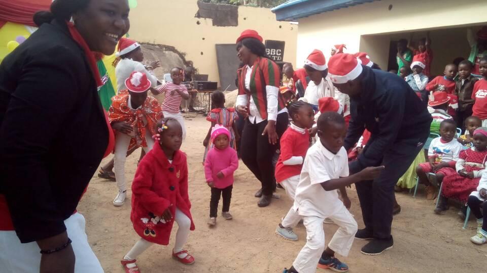 Amina Zwindila Foundation School - Weihnachtsfeier!