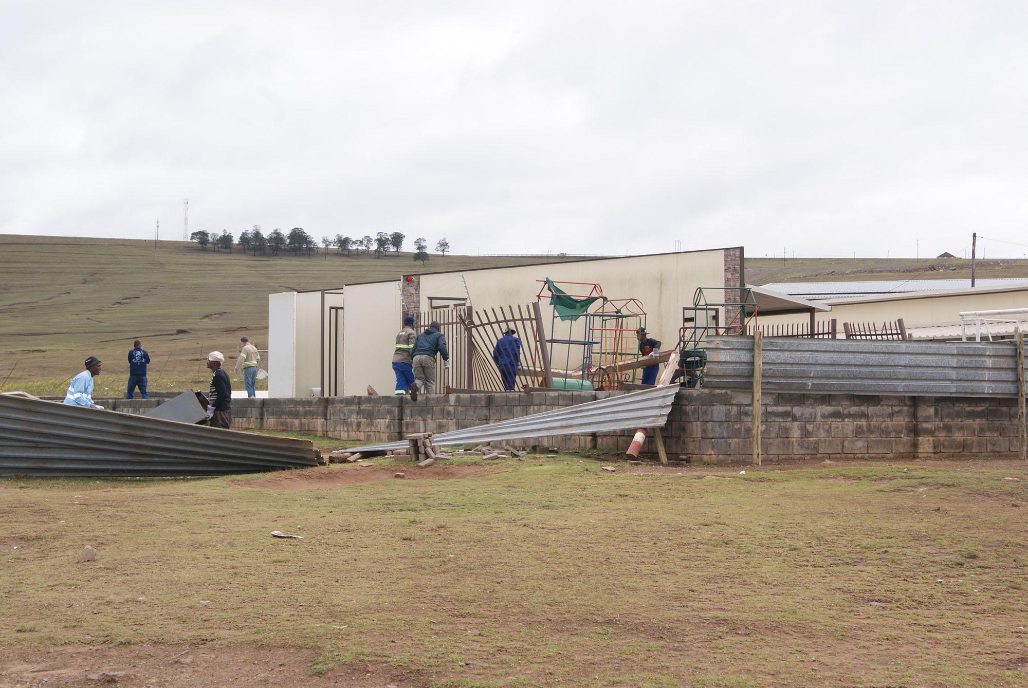 Child & Family Foundation Nelson Mandela School - Die Sanierung geht voran - Ein Bildungsprojekt