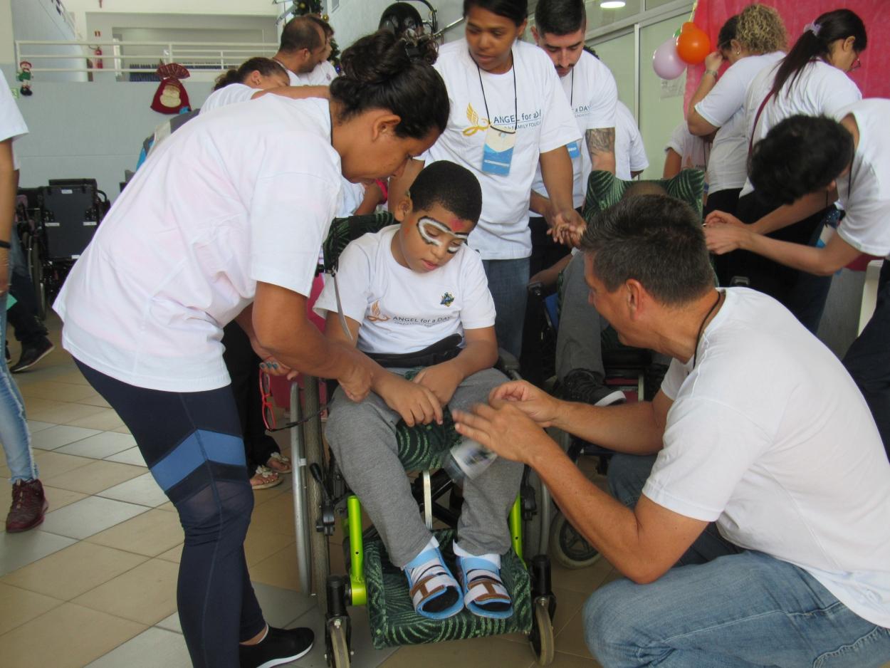 Equal opportunities for children in Brazil in a wheelchair