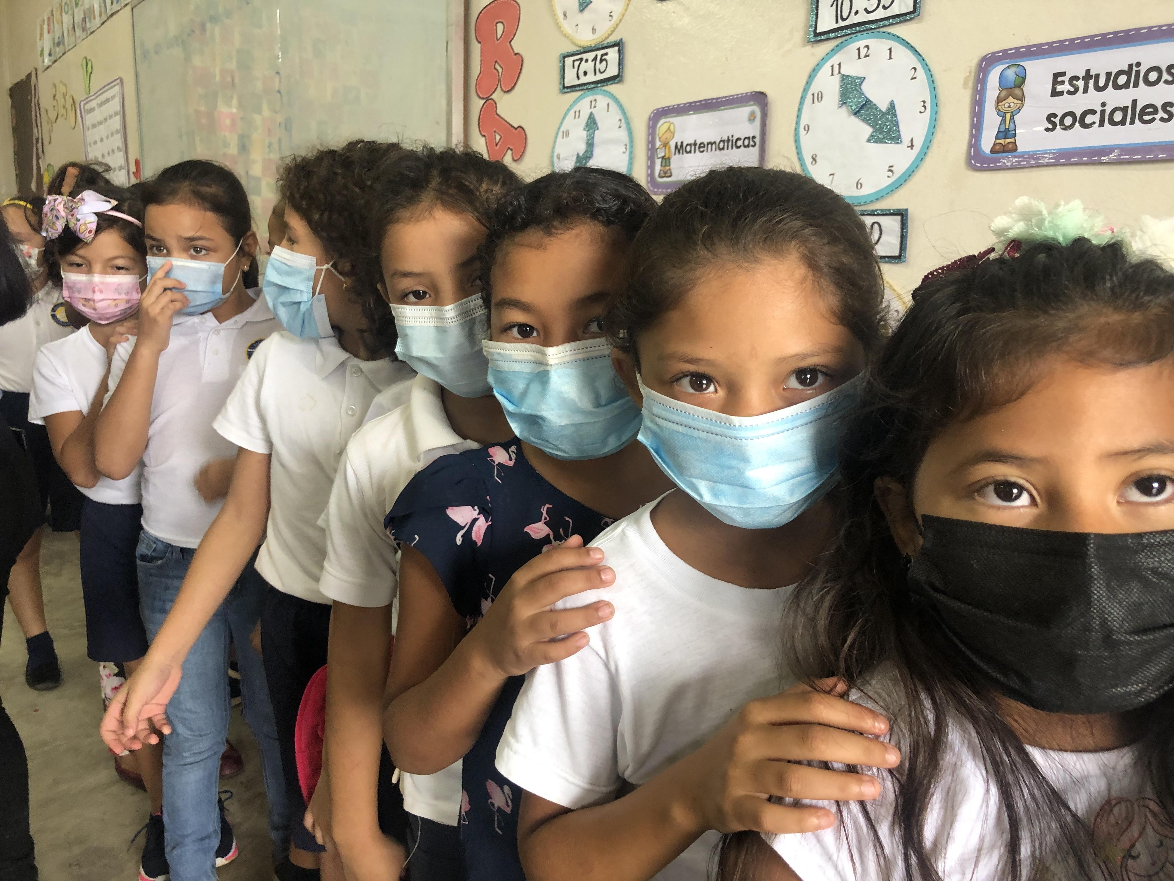 Ein historischer Moment: Die erste Klasse der CFF Escuela in Honduras macht ihren Abschluss!