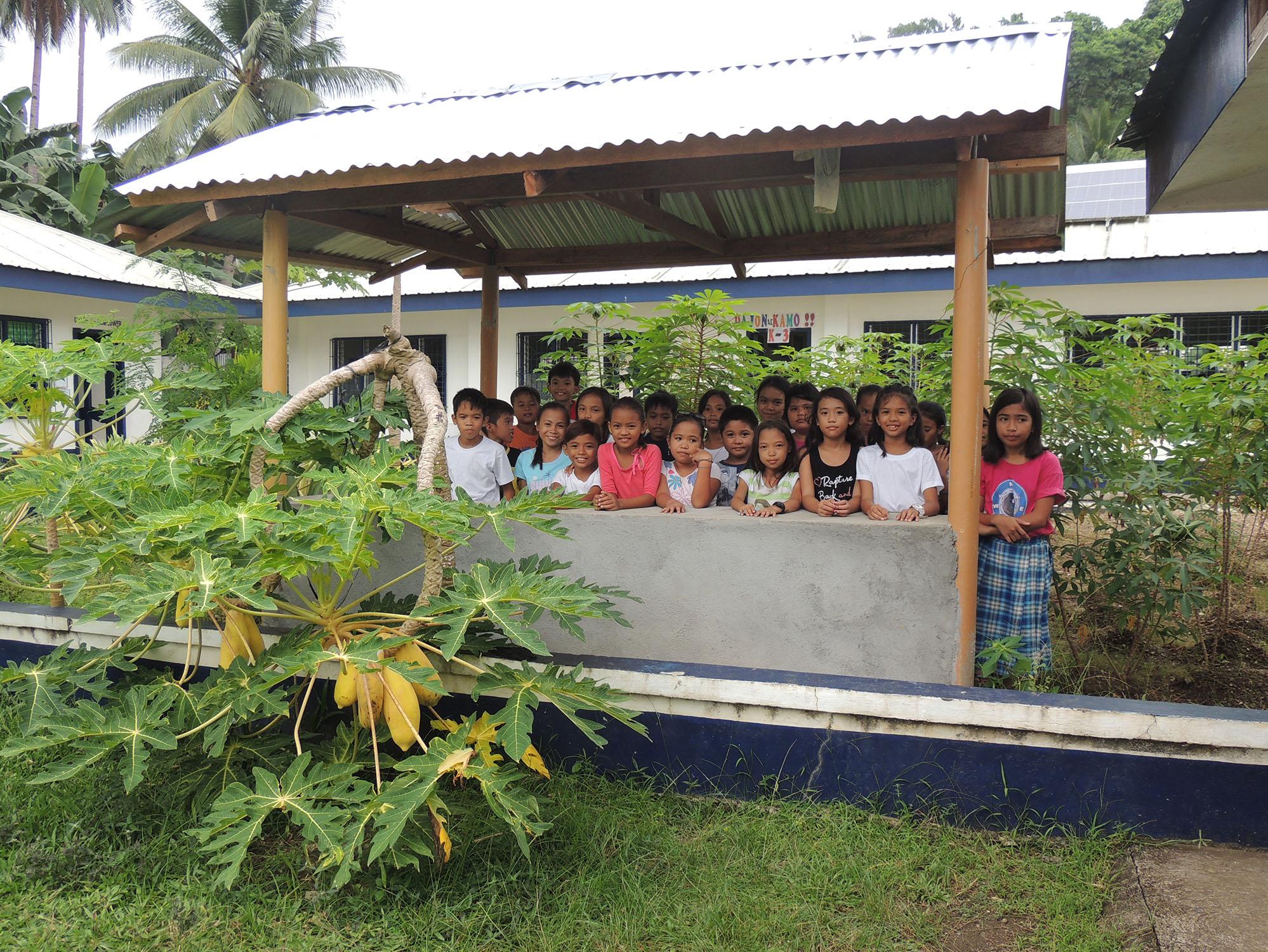 San Roque Elementary School – Neues Gewächshaus - Ein Bildungsprojekt der Child & Family Foundation