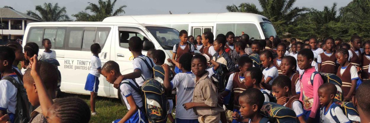2 school buses for the Holy Trinity School in Nigeria - Child & Family Foundation 