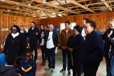 Das neue Projekt in Qunu, Südafrika, wurde feierlich mit der Child & Family Foundation und der Familie Mandela eröffnet. 